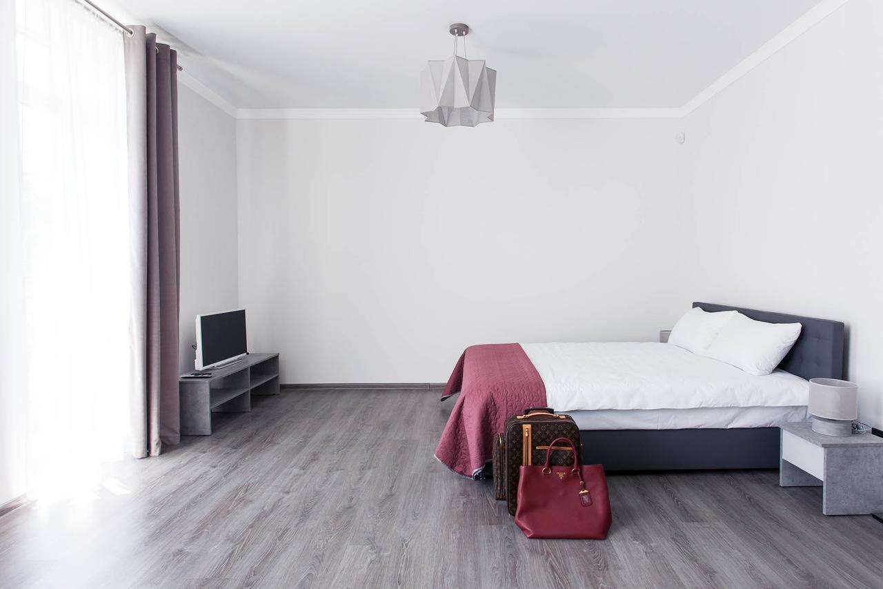 Aparthotel Sumskaya Apartments Kiev Bagian luar foto